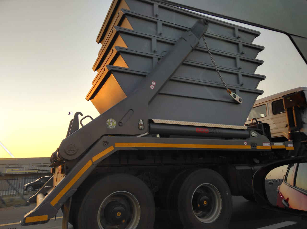 VDL-portaal-met-containerbakken-600SA-Zuid-Afrika.jpg