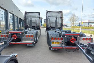Double delivery hooklift truck from Heisterkamp to MRT