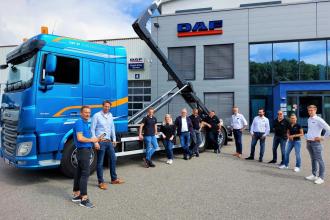 VDL gives a training course at EBB Truck Center