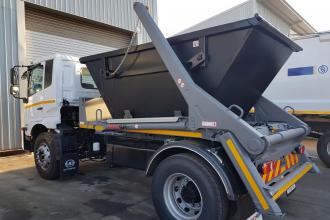 VDL liefert mehrere Absetzkipper in Südafrika