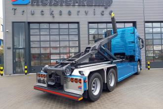 Heisterkamp hat in Zusammenarbeit mit Nijwa Veenoord einen VDL-Hakenlift auf einen sehr schönen Volvo gebaut