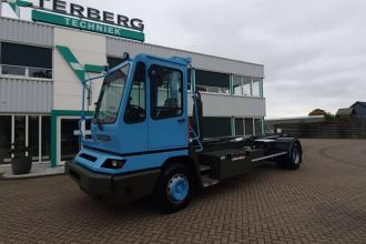 Terberg Container Carrier with a new 25 ton VDL hooklift system