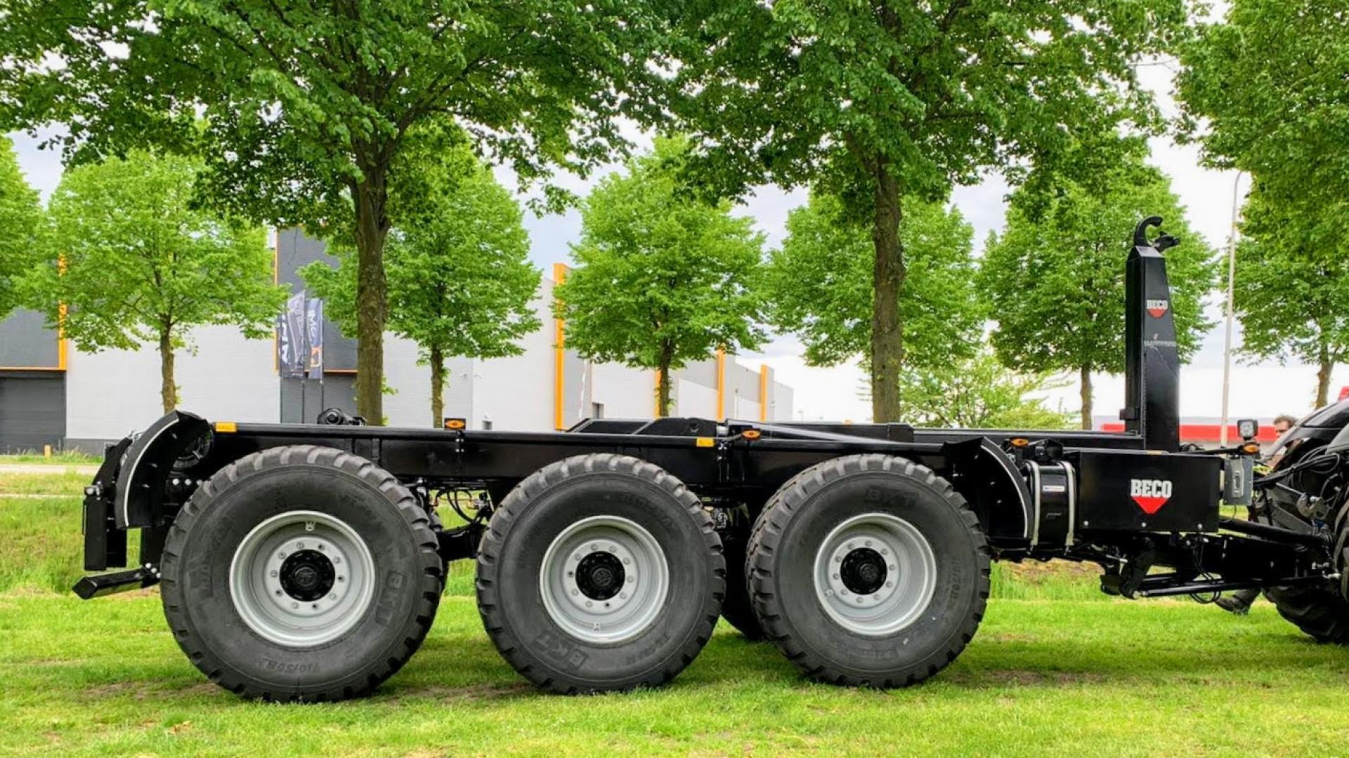 Extremely suitable for agriculture: Beco hooklift carrier